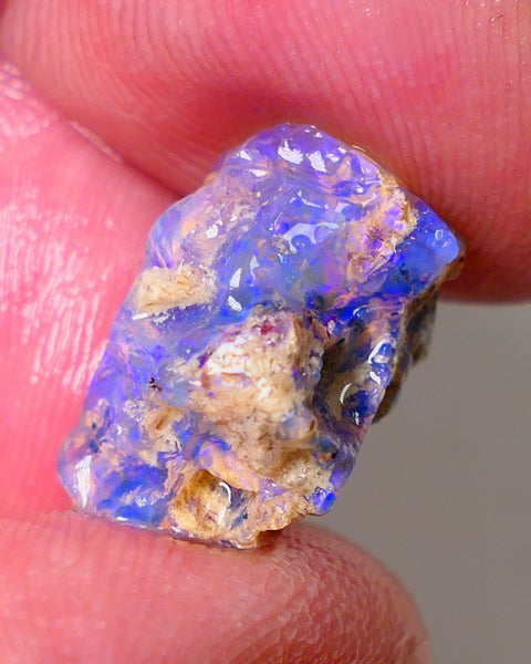 Lightning Ridge Rough Opal 7.75cts Crystal Pea Knobby showing nice  Bright Blue colours 16x11x10mm 0660
