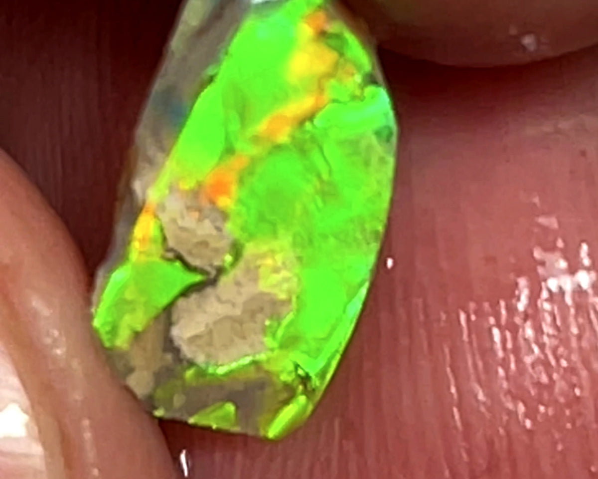 Lightning Ridge Opal Crystal Base Seam Formation Rough Rub 0.9cts Blinding Vibrant  Super Bright Green Dominant m.fires   10.000 x 5.000 x 1.500 mm WAE50