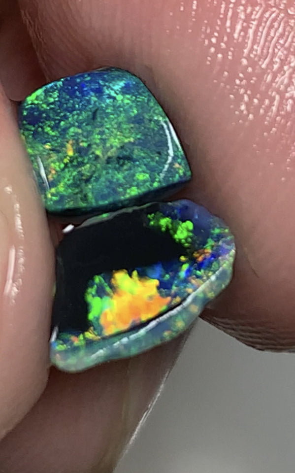 Australian Rough Opal Lightning Ridge Mulga ® Black 2.7ct Little pair RUBs Black base Gorgeous Bright Multi fires 8x6x5mm & 7x6x4mm ET6297