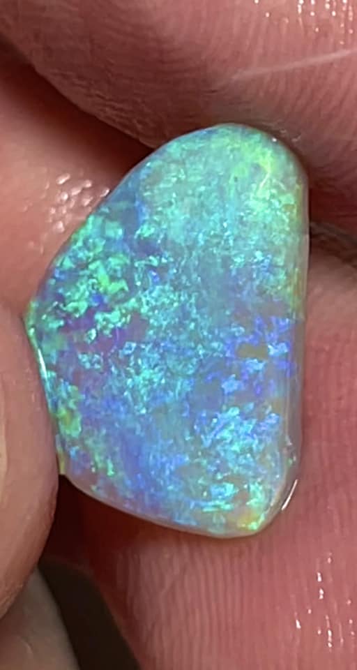 Lightning Ridge Rough / Rub Gem Grade Crystal opal Miners Bench® 4.5cts Gorgeous Display of Green Blue & Aqua fires 15x11x3mm MFB41