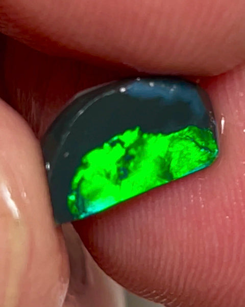 Lightning Ridge Opal Miners Bench® Black Base Seam Rough Rub 1.175cts Vivid Bright Green fires 11x6x1.5mm NSW015