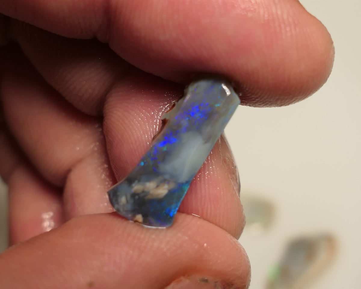 Lightning Ridge Rough / Rub Blue on Dark Seam opal Miners Bench® 5cts some Blue Fires Sand inclusions 22x7x4mm 19APR