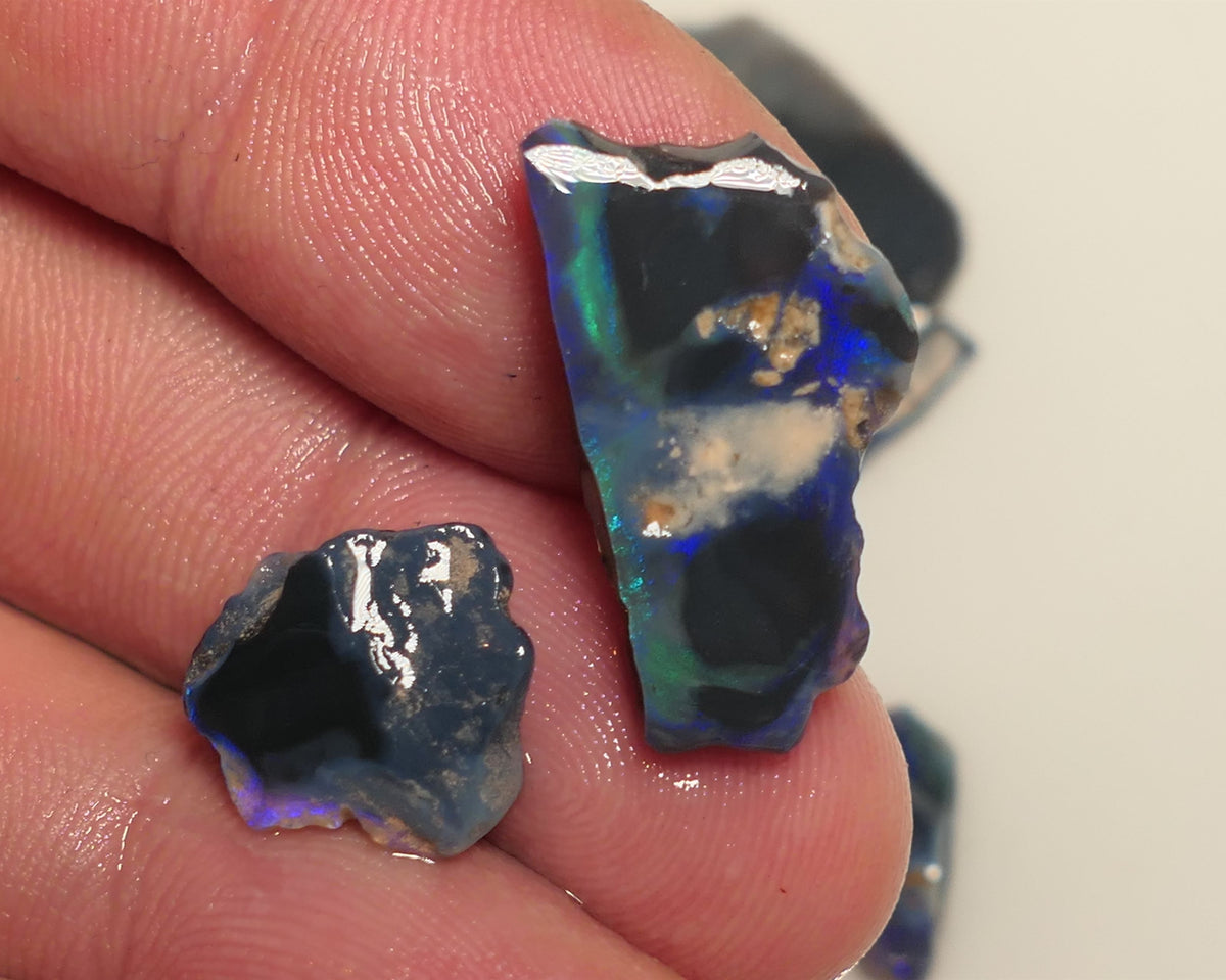 Lightning Ridge Rough / Rubs Dark/Black Seam opal Miners Bench® 40cts some bits of fires 25mm - 5mm size range 21APR