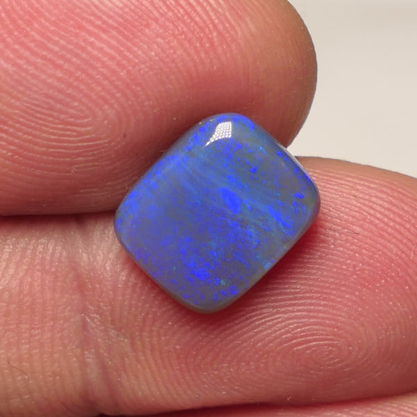 Australian Dark Crystal Opal Gemstone 3.9cts Jewellery Grade N6 Body Tone B4 Brightness Gorgeous Blue fires 12x10x4mm WAC59