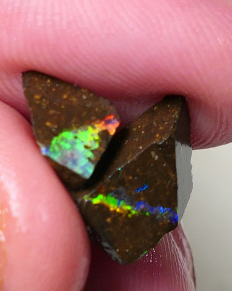 Queensland Boulder Boulder opal 5cts rough / Rubs Winton Bright Electric Multifires 13x9x3mm & 6x4x3mm 0606