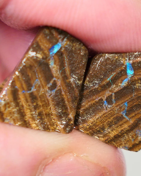 Queensland Boulder Boulder opal 33cts rough / Split Winton showing some nice colours 18x15x9m to 16x14x12mm 0627