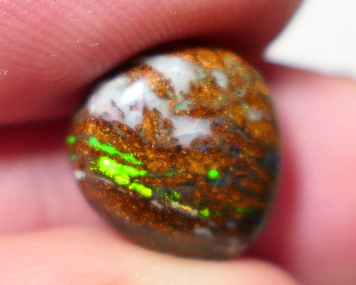 Winton Boulder Matrix Opal Gem stone 7.10cts Jewellery Grade N5 Body Tone B3 Brightness Stunning Display of Bright Blue Yellow & greens Fires 12.5x11.x6.4mm FB04