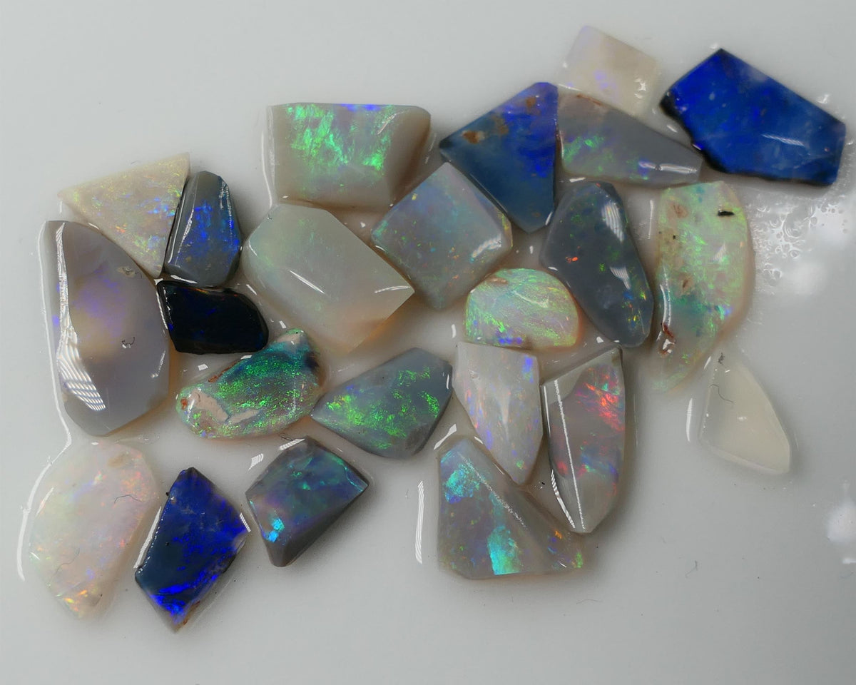 Lightning Ridge Rub Rough Parcel 14cts Stunning Little Gems all the colours in this parcel 12x6x2mm to 4x3x2mm 0634