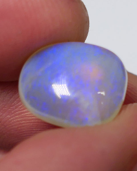 Lightning Ridge Crystal Opal Gemstone 4cts Jewellery Grade N7 Body Tone B3 Brightness  Stunning Blues 13x10x4mm 0638