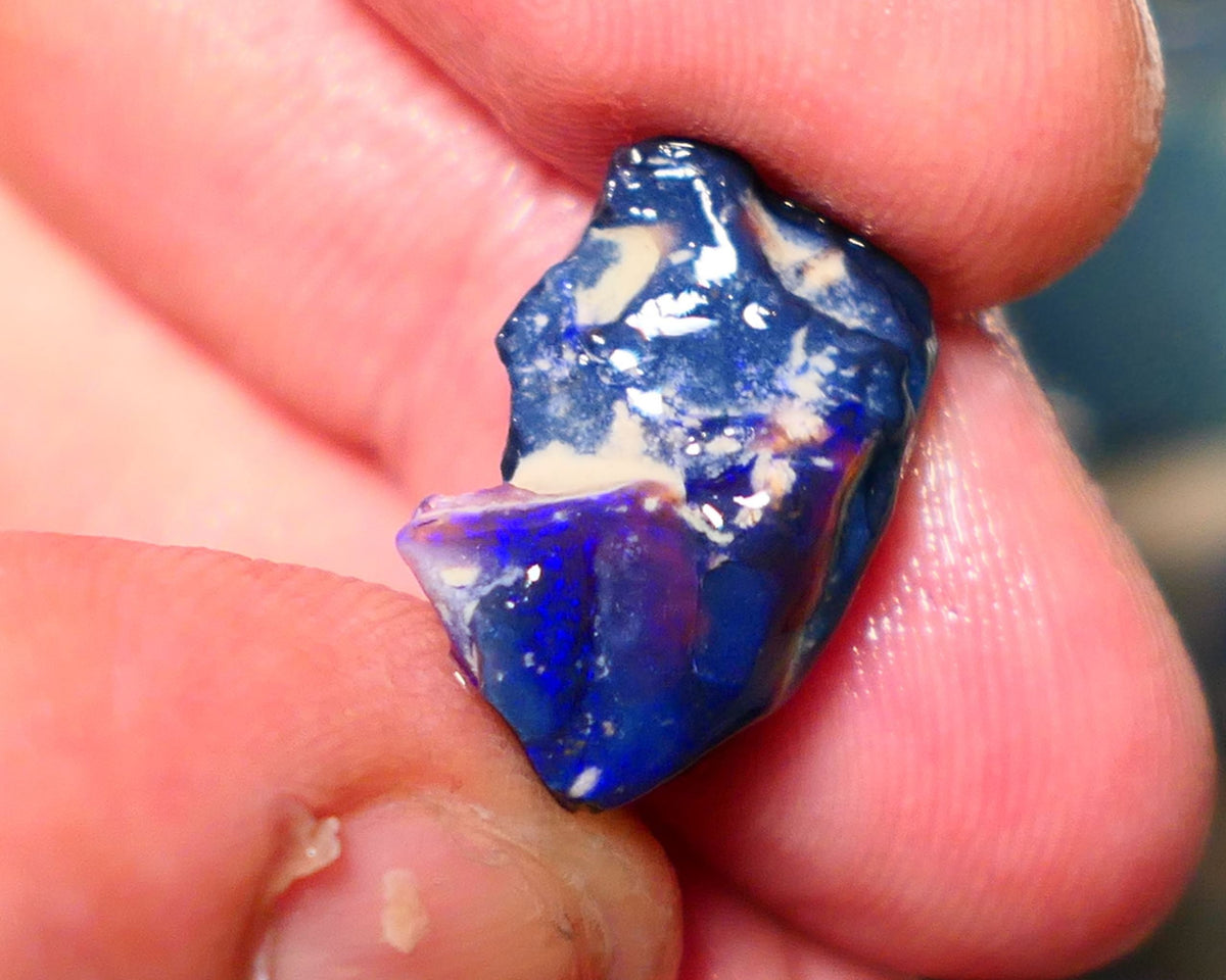 Lightning Ridge Rough Opal 8.50cts Black opal formation showing some nice Blues 17x12x10mm 1401