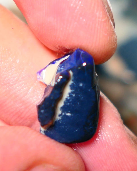 Lightning Ridge Rough Opal 8.50cts Black opal formation showing some nice Blues 17x12x10mm 1401