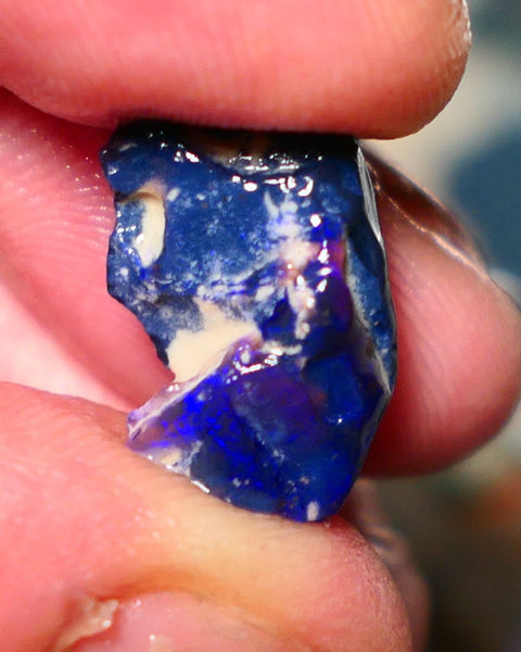 Lightning Ridge Rough Opal 8.50cts Black opal formation showing some nice Blues 17x12x10mm 1401