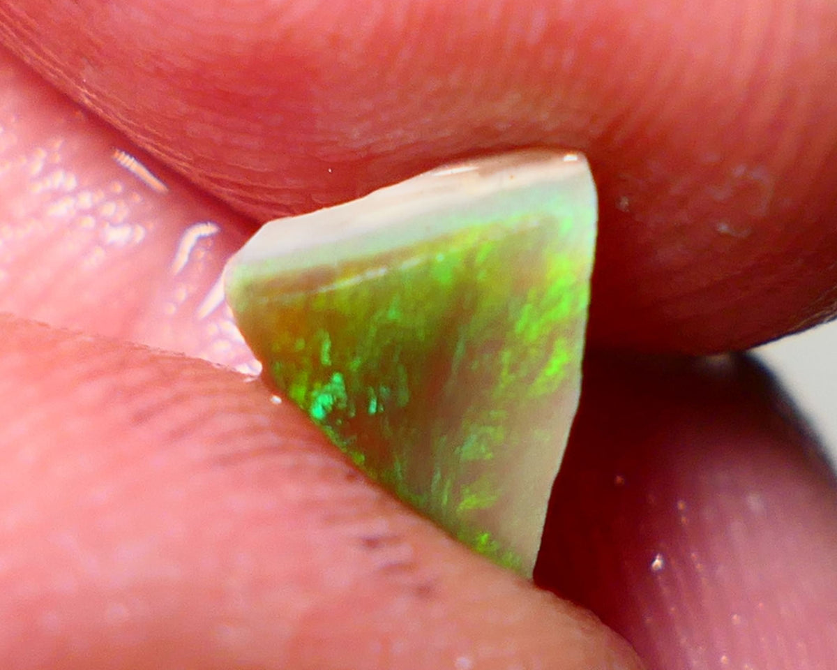 Lightning Ridge Rough / Rub / Preform  Dark Seam opal Miners Bench® 1.30cts Nice Green Fires Slightly Directional 8x6x4mm NS042