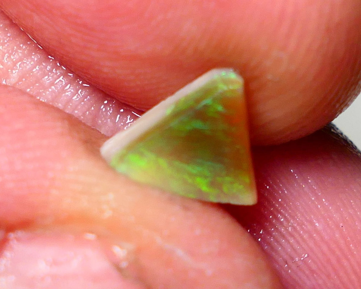 Lightning Ridge Rough / Rub / Preform  Dark Seam opal Miners Bench® 1.30cts Nice Green Fires Slightly Directional 8x6x4mm NS042