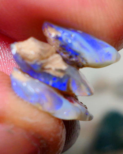 Lightning Ridge Rough Opal 7.75cts Grey Base Gamble Seams  with some Blue fires in the bars 14x10x3mm to 12x7x4mm NS035