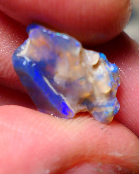 Lightning Ridge Rough Opal 5.75cts Dark Base Crystal Seam piece showing nice blues colours 16x11x6mm NS027