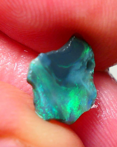 Mulga Rough Rub Opal 1.10cts Dark Base Seam Nice electric Green Dominant fires to Cut / carve & polish 12x9x1.5mm NS116