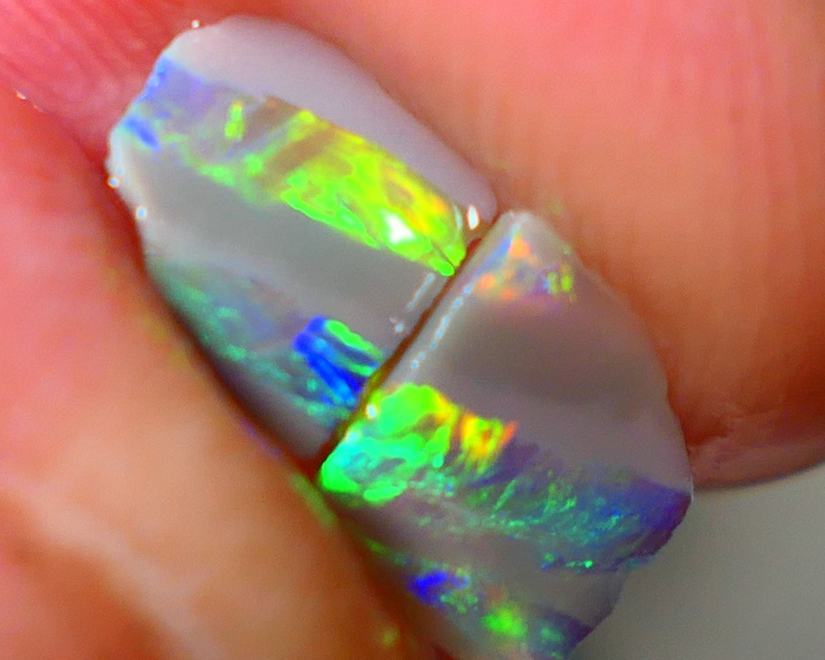 Small Candy to Cut Crystal on dark base 1.50cts Rub rough pair Exotic bars with Vivid & Bright M.fires both approx 7x5x3mm NSW024