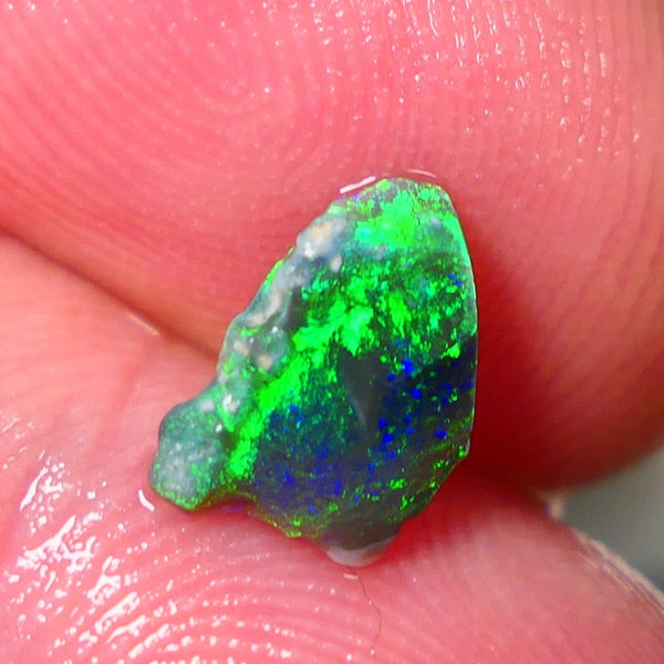 Mulga® Green/Blue dominant Multifires on Black Opal Rough Rub Miners Bench® 0.75cs Gorgeous face 10x6x2mm NS153