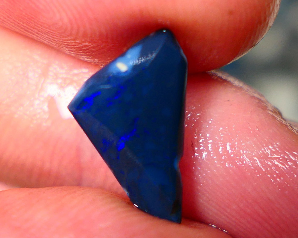 Lightning Ridge Rough Rub Picture stone Opal 2.15cts Dark Base Seam Blue Fires exposed to face 14x9x3mm RL009