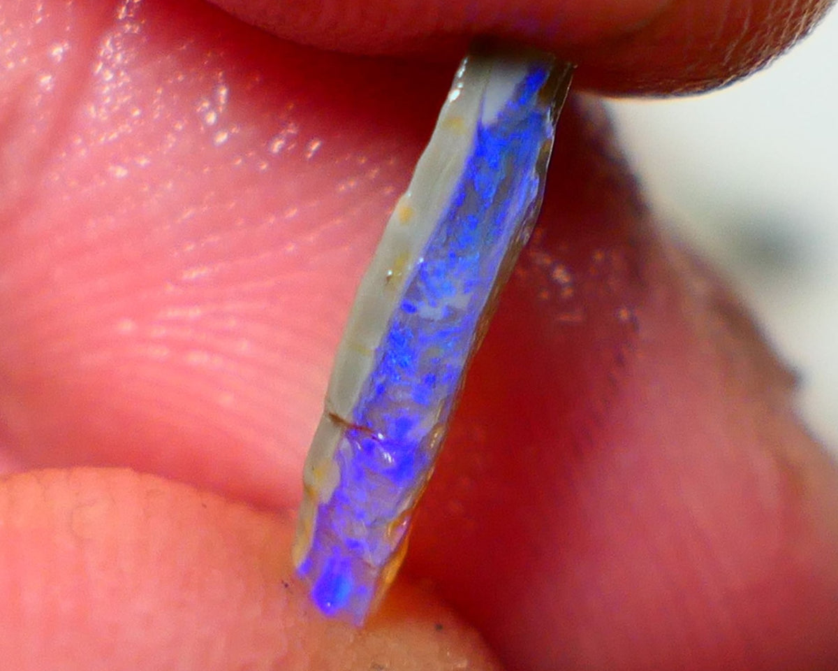 Lightning Ridge Rough Opal 1.50cts Crystal Base Seam Bright Gorgeous Blue bar 13x7x2mm NS322