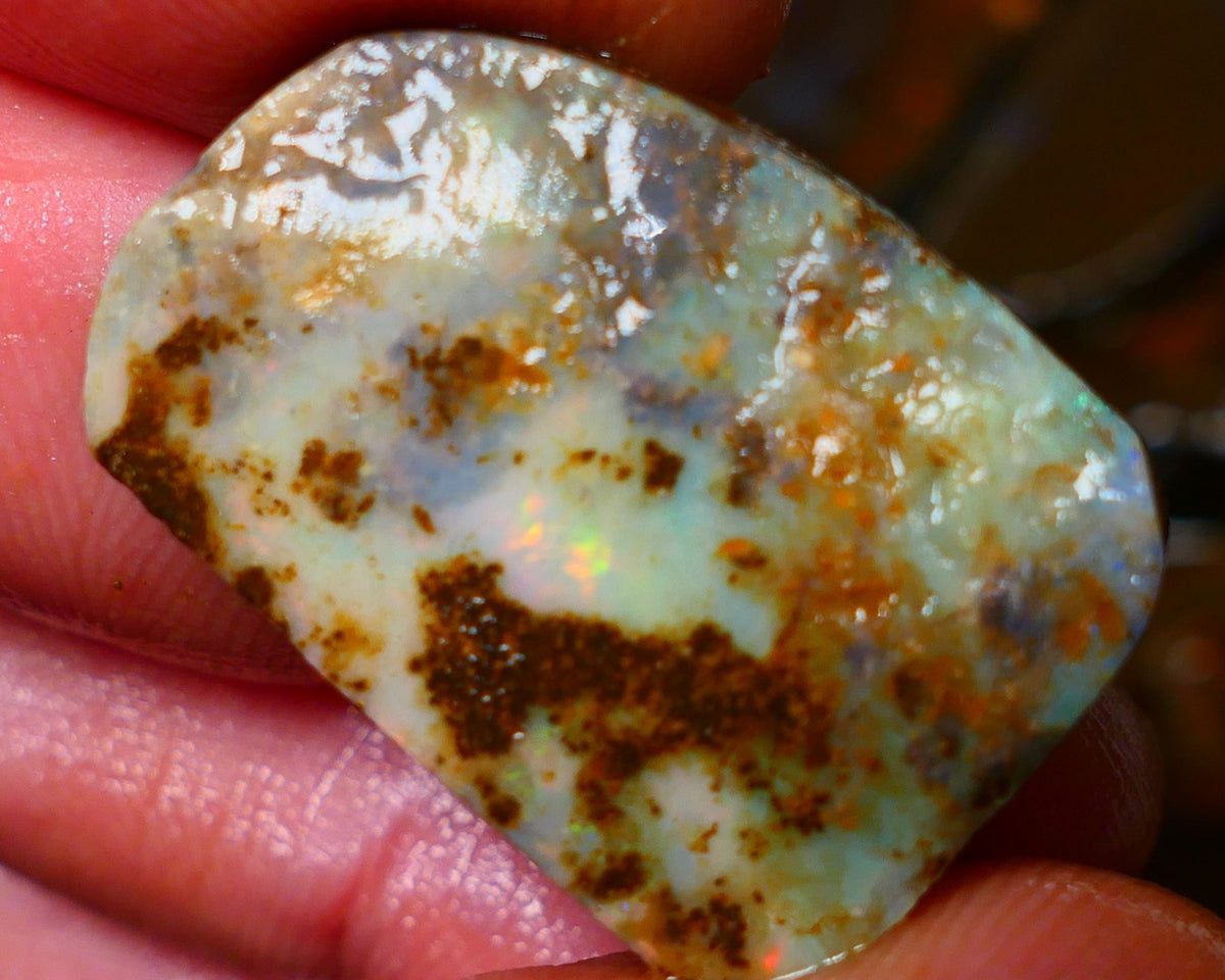 Queensland Boulder / Matrix opal 35cts rough/rub Winton Flashes of Orange fires showing in a vein ALP013