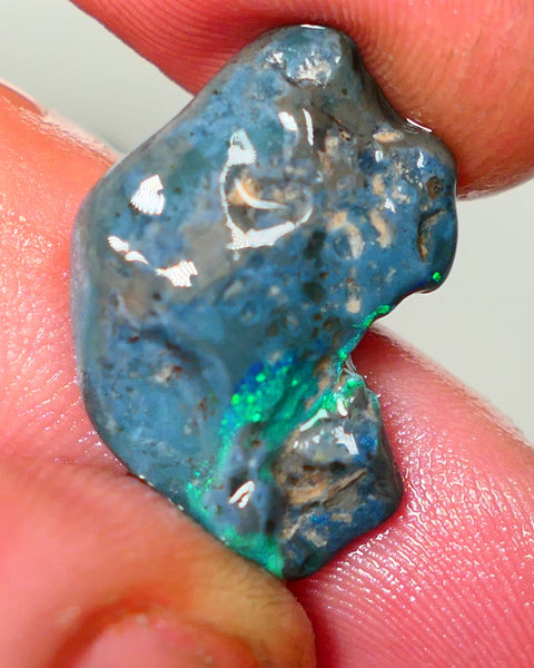 Lightning Ridge Rough Opal 14.00cts Dark Base rough with some pinfire flashes of bright Green/Blue Bar 24x17x7mm NS348