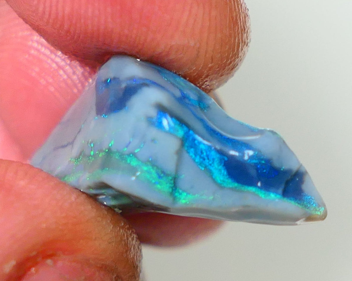 Lightning Ridge Rough Opal 17.00cts Dark Base Seam Bright  Gorgeous Green/Blue Bar 27x12x9mm NS347