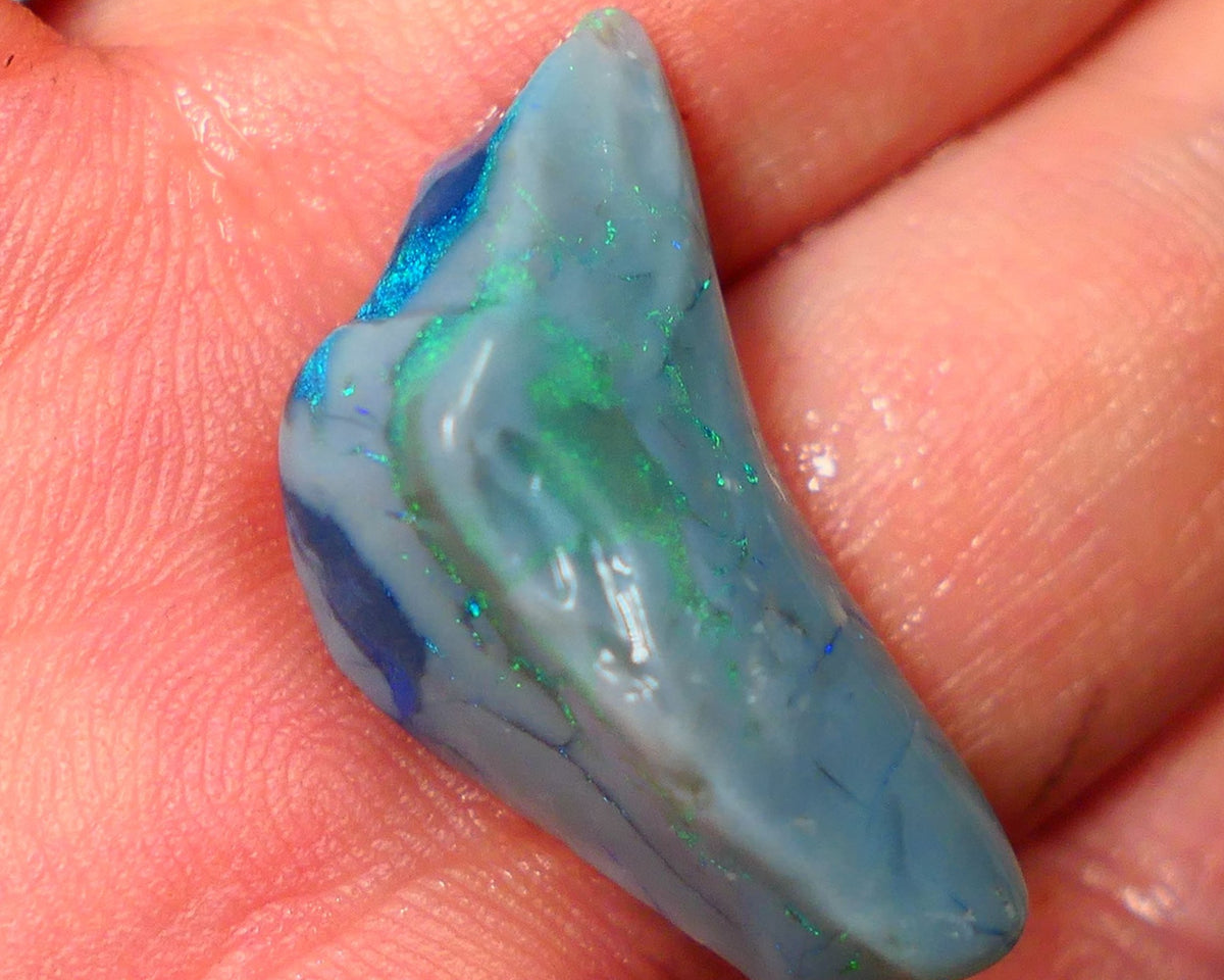 Lightning Ridge Rough Opal 17.00cts Dark Base Seam Bright  Gorgeous Green/Blue Bar 27x12x9mm NS347