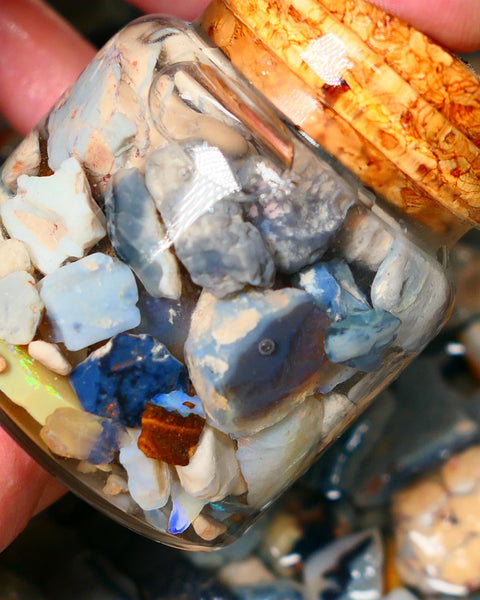 Lightning Ridge Rough Opal 250cts Mixed Potch with some bits of colour only 20mm to chip size range Auction31(jar7)