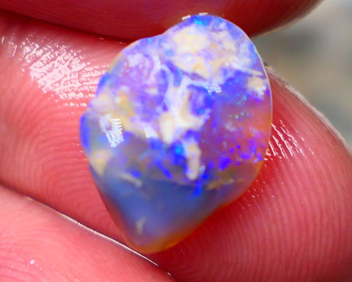 Lightning Ridge Crystal knobby opal rub rough 3.75cts Bright Blues exposed with some clay/sand host to work around 14x11x5mm Auction 133