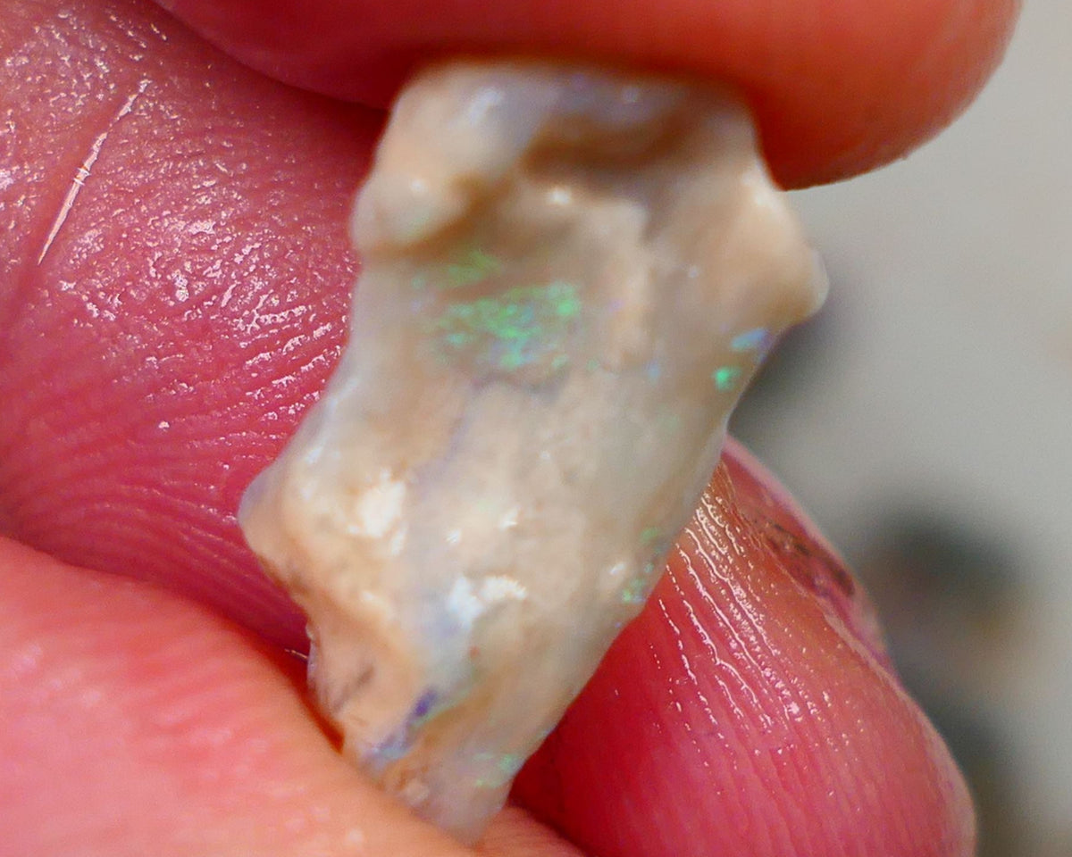 Light opal formation rough L/Ridge 5.50cts Sold as gamble showing some blue/green flashes of fires 17x9x6mm Auction165