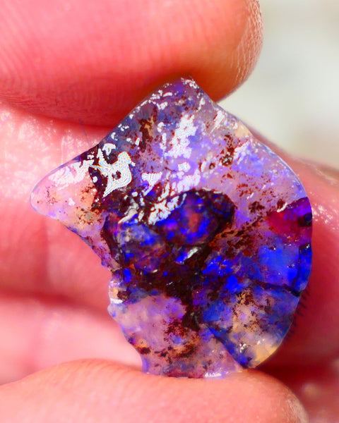 Mintabie Dark Crystal Seam opal rough 5.60cts Bright gorgeous Royal Blue fires showing asking to be explored 18x15x5mm Auction212