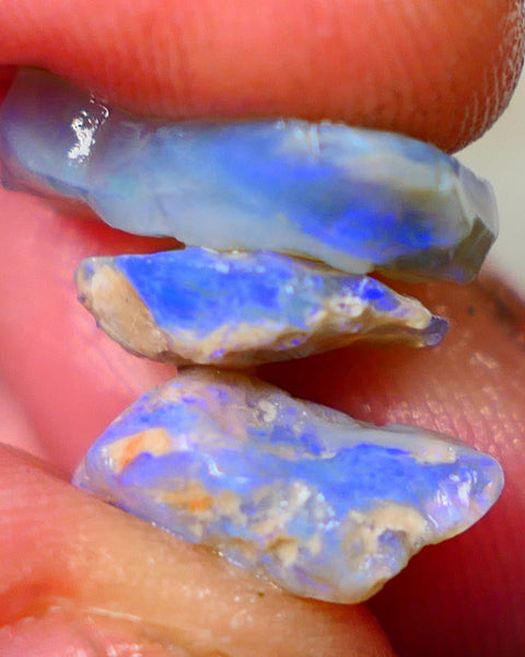 Lightning Ridge Crystal; opal rough stack 10.00cts Blue colours to explore 17x9x4mm to 13x11x3mm   GMB-044