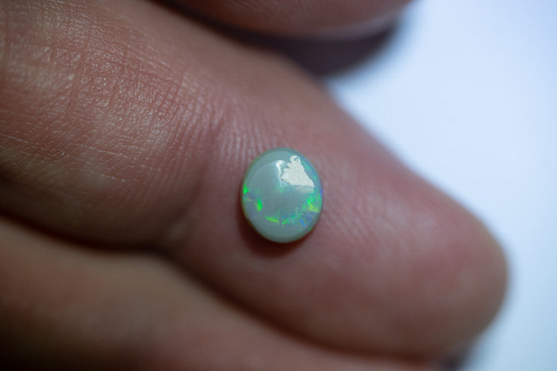 Crystal Opal Gemstone 0.95cts N7 Body Tone B2 Brightness  Broadflash & Brush Stroke pattern with TOP Multi colour fires WSA041021C