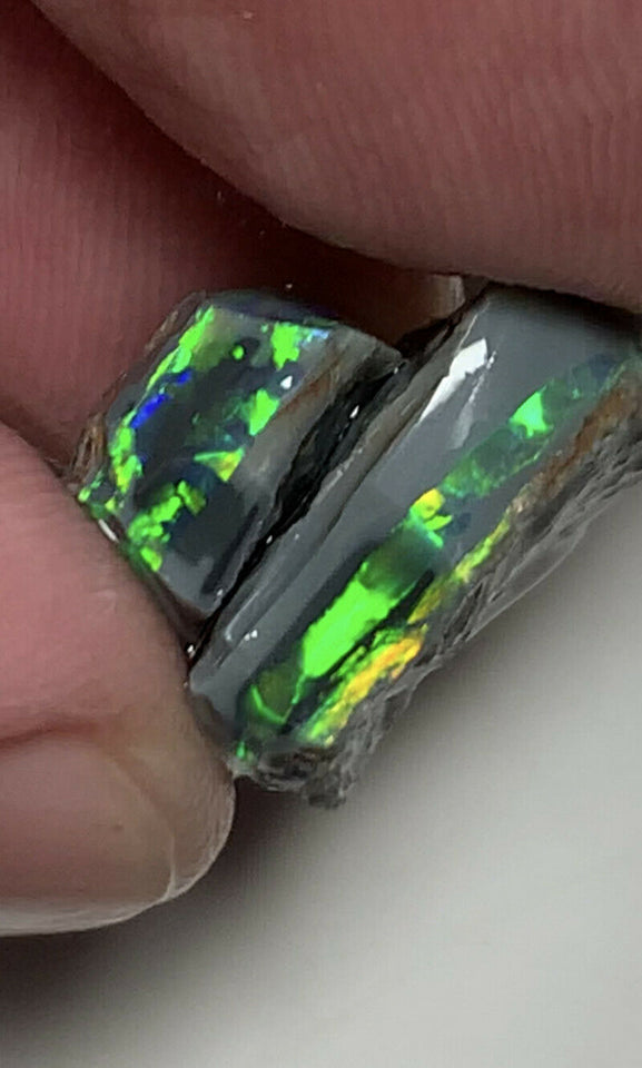 Mulga® Field Black Rough Opal 14cts Gem Grade Top Bright Multi colour fires GEM01