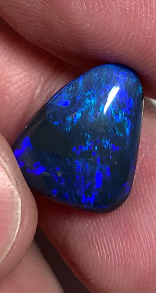 Australian Black Opal Gemstone 6.8cts N1 Body Tone B2 Brightness Gorgeous Blue fires WSB661R