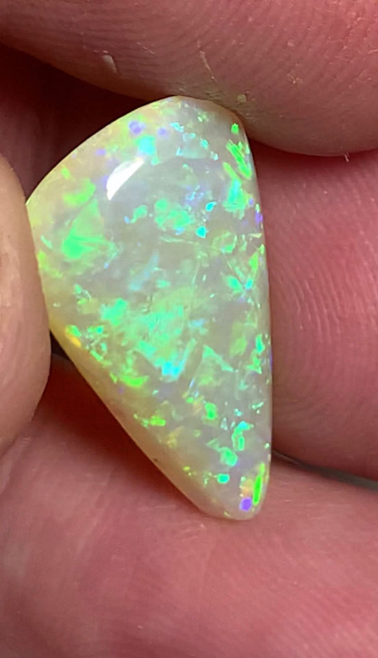 Crystal Opal Gemstone 5.9cts High Dome Top Notch Skin to Skin Bright GEM N8 Bodytone B2 Brightness WSA937