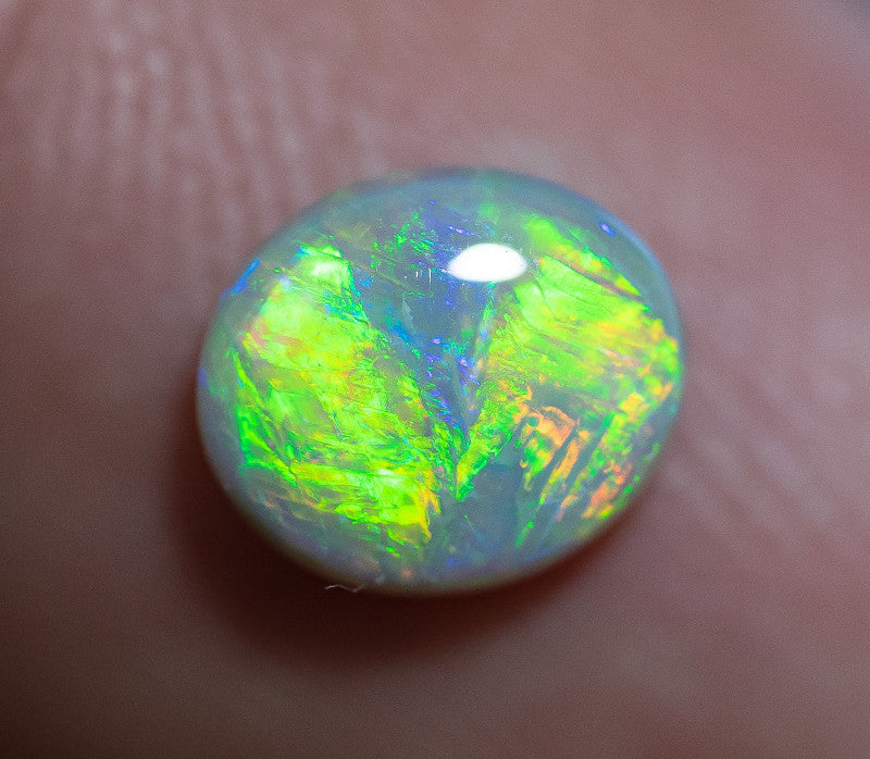 Crystal Opal Gemstone 0.95cts N7 Body Tone B2 Brightness  Broadflash & Brush Stroke pattern with TOP Multi colour fires WSA041021C